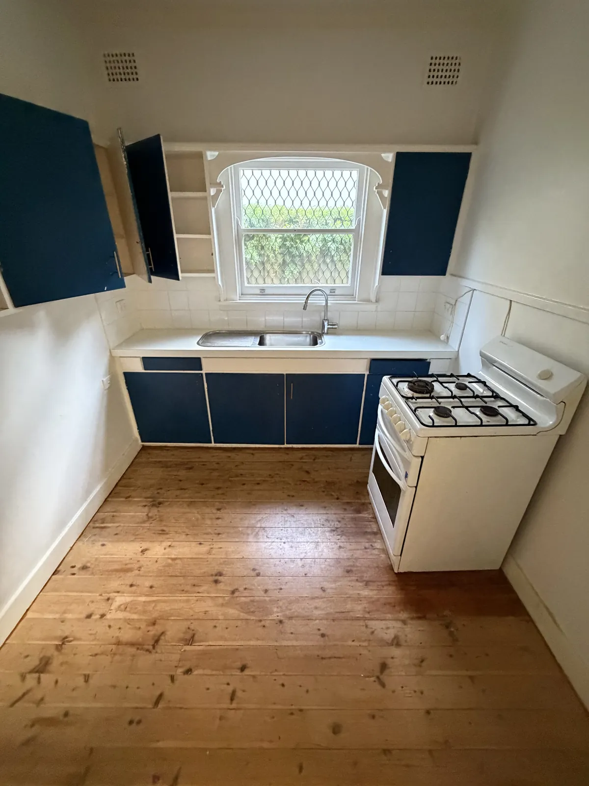 Bexley Kitchen - before 1